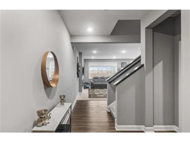 property at 1715 Emerson Ct