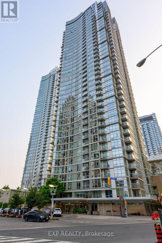 property at 10-210 Navy Wharf Ct