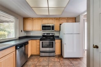 5605 Valley Mills Dr in Garland, TX - Building Photo - Building Photo