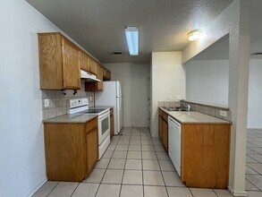 411 E Central Texas Expy-Unit -#02 in Killeen, TX - Building Photo - Building Photo