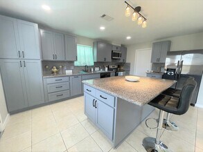 15406 Bay Lodge Ln in Houston, TX - Building Photo - Building Photo