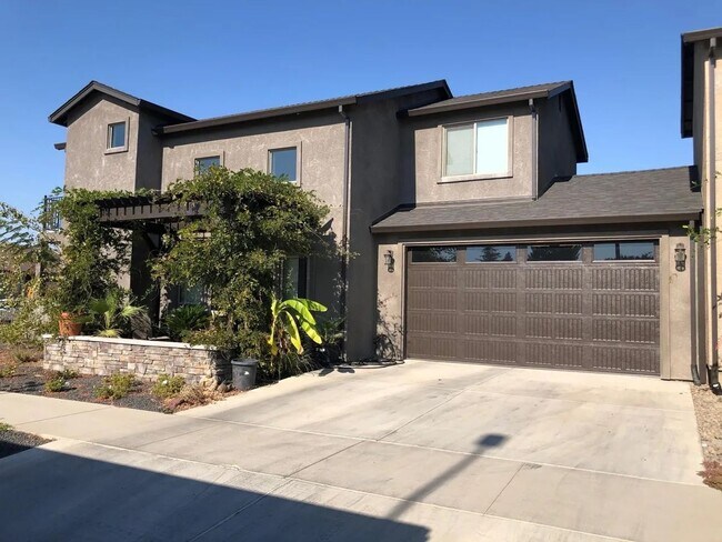 2740 Levi Ln in Chico, CA - Building Photo - Building Photo