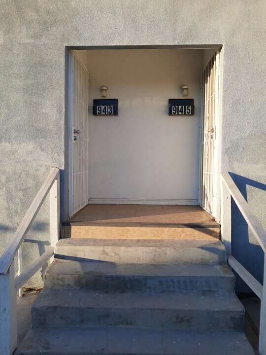 941 E 52nd Pl, Unit 943 in Los Angeles, CA - Foto de edificio