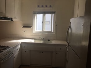 416 Rosecrans Ave, Unit #A in Manhattan Beach, CA - Building Photo - Building Photo