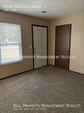 6766 Heritage Dr in Newburgh, IN - Building Photo - Building Photo