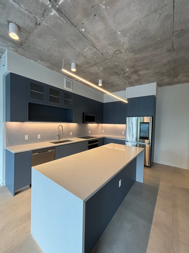 113 NW 24th St in Miami, FL - Foto de edificio - Building Photo