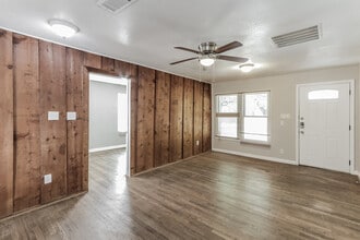 402 Dawson Dr in Duncanville, TX - Foto de edificio - Building Photo