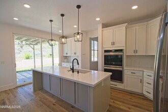 3075 Roxbury Dr in Reno, NV - Building Photo - Building Photo