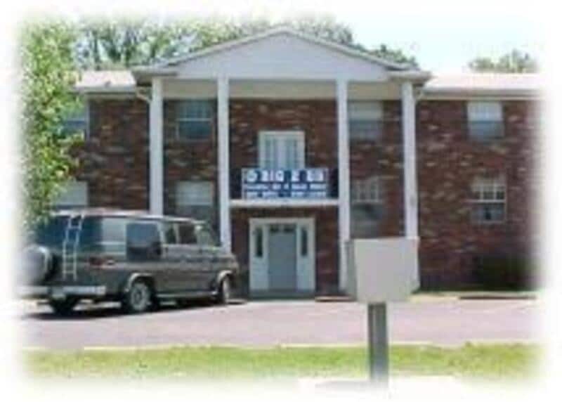 3513 Georgetown Pl in Louisville, KY - Foto de edificio