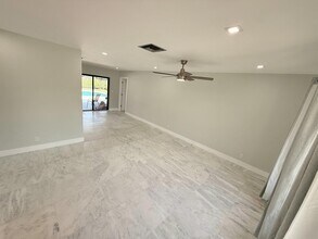 4760 NW 5th Ln in Boca Raton, FL - Building Photo - Building Photo