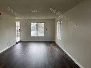 411 W Ave J-5 in Lancaster, CA - Building Photo - Building Photo