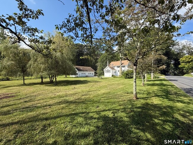 43 Dublin Rd in Canaan, CT - Building Photo - Building Photo