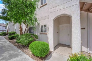 5650 E Sahara Ave in Las Vegas, NV - Building Photo