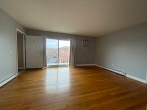 6450 S New England Ave in Chicago, IL - Building Photo - Building Photo