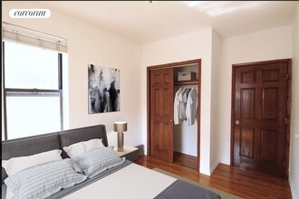 320 W 111th St in New York, NY - Foto de edificio - Building Photo
