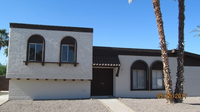 property at 3905 S Alder Dr