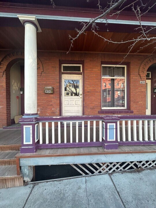 402 W Mercury St in Butte, MT - Building Photo