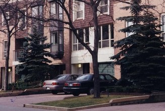 Lexington Condominiums in Toronto, ON - Building Photo - Building Photo