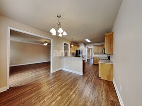 2017 Keene Cir in Spring Hill, TN - Foto de edificio - Building Photo