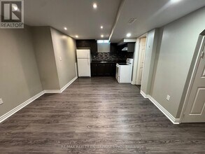 1509 Daniel Creek Rd in Mississauga, ON - Building Photo - Building Photo