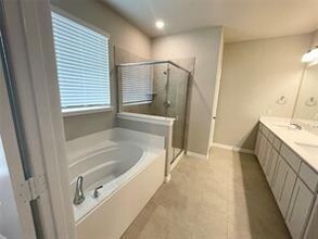 801 Porcupine Dr in Springtown, TX - Building Photo - Building Photo