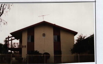 212 E Pearson Ave in Anaheim, CA - Building Photo - Building Photo