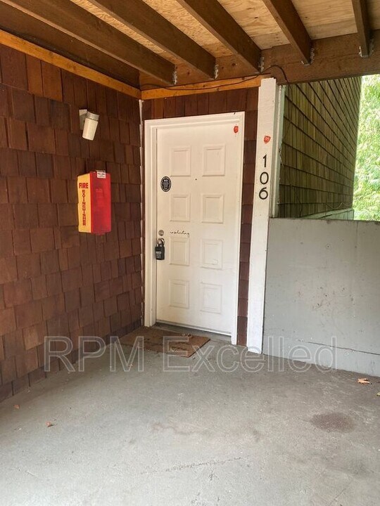 28418 16th Ave S in Federal Way, WA - Building Photo