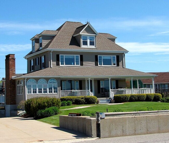property at 2653 Ocean Front Walk