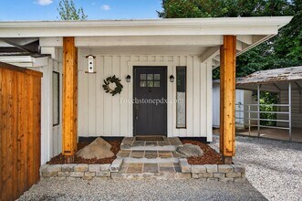 14824 S Redland Rd in Oregon City, OR - Building Photo - Building Photo