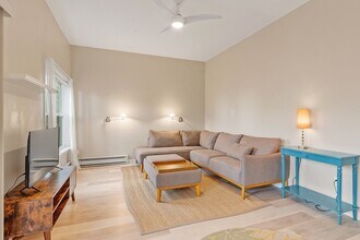 105 Granite St in Rockport, MA - Building Photo - Building Photo