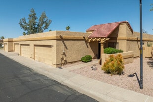 River Run Townhomes in Tempe, AZ - Building Photo
