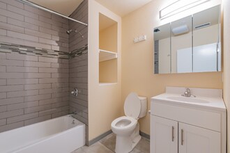 317 Lester Ave in Oakland, CA - Building Photo - Building Photo