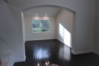 24589 Lola Ln in Santa Clarita, CA - Building Photo - Building Photo