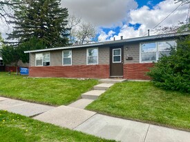 324 S McKinley St in Casper, WY - Building Photo