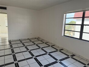 1325 W 68th St in Hialeah, FL - Building Photo - Building Photo