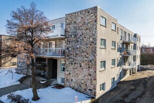 6100 Joseph Renaud Boul in Verdun, QC - Building Photo