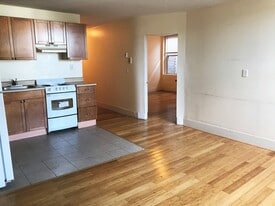 210 Maverick St, Unit 6