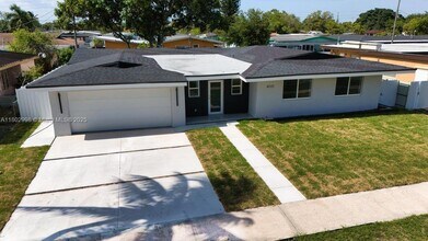 4001 NW 187th Terrace in Miami Gardens, FL - Building Photo - Building Photo