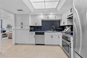 520 Brickell Key Dr in Miami, FL - Building Photo
