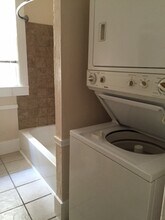 1810 Church St, Unit # 1 in Galveston, TX - Foto de edificio - Building Photo