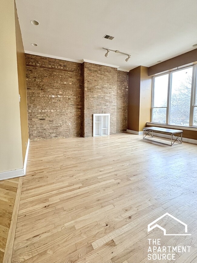 1549 S Christiana Ave, Unit 3 in Chicago, IL - Building Photo - Building Photo