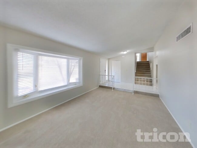 5212 N 69th Ave in Glendale, AZ - Foto de edificio - Building Photo