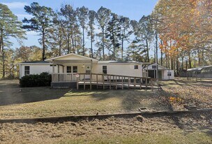 220 Tree Ln in New Bern, NC - Building Photo