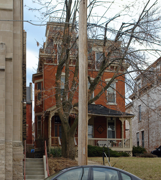 2414 Ashland Ave in Cincinnati, OH - Building Photo - Building Photo