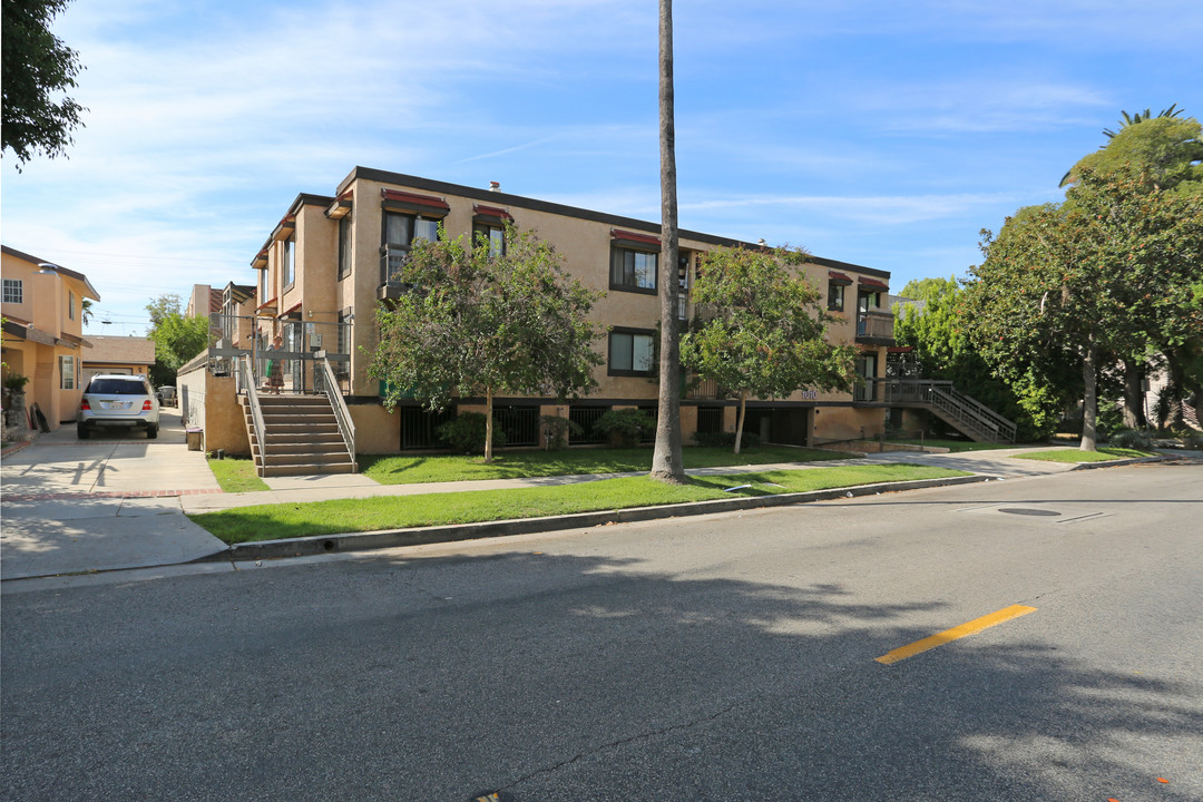 1010-1012 E Harvard St in Glendale, CA - Building Photo