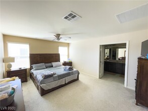 5841 Azzura Palms Ave in Las Vegas, NV - Building Photo - Building Photo