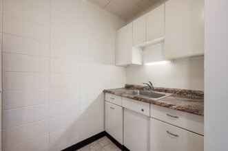 Carrollton Manor Apartments in Indianapolis, IN - Building Photo - Interior Photo