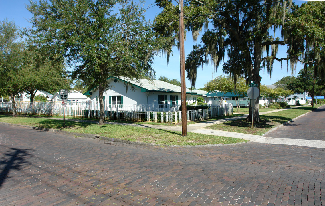 736 13th St N in St. Petersburg, FL - Building Photo