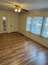 1463 Riverside Dr, Unit #1 in Lakewood, OH - Foto de edificio - Building Photo