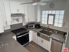 39 Westminster Ave in Los Angeles, CA - Building Photo - Building Photo